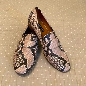 Like New Nine West adorable flats!